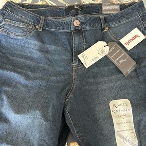 Stretch jeggings, never worn.